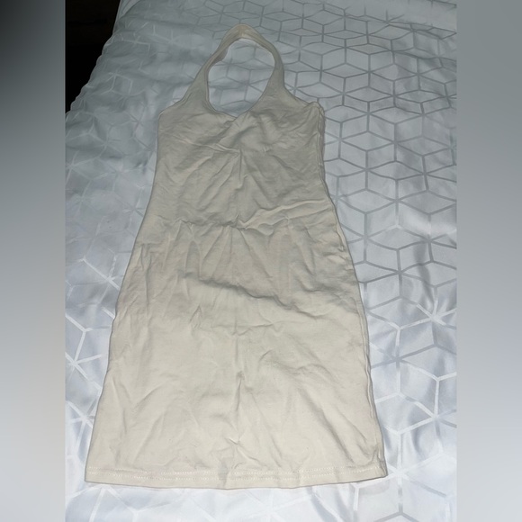 Halter top dress - Picture 2 of 3